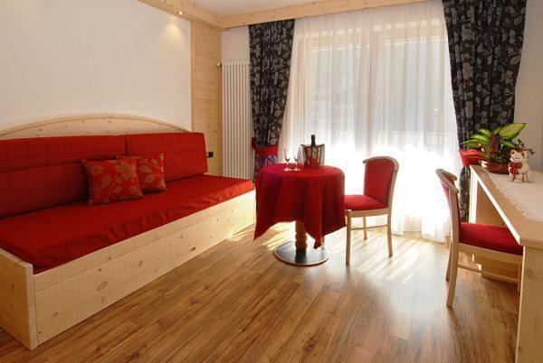 Hotel Flora Alpina Campitello di Fassa Pokoj fotografie