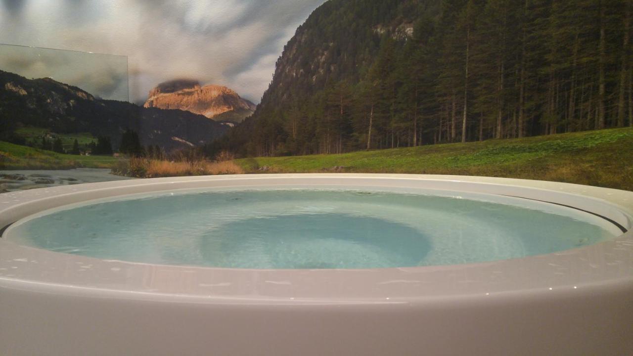 Hotel Flora Alpina Campitello di Fassa Exteriér fotografie