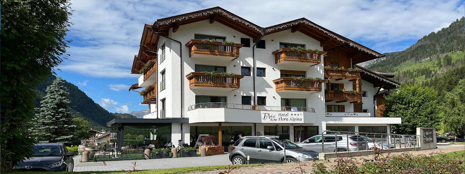 Hotel Flora Alpina Campitello di Fassa Exteriér fotografie